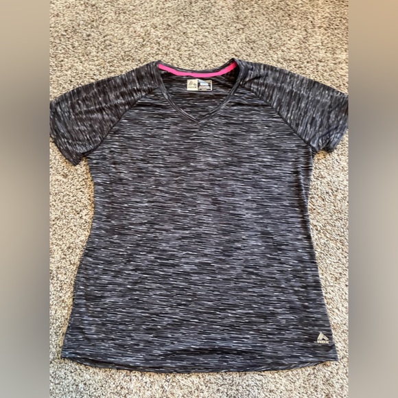 Reebok Tops Reebok Womens Workout Tshirt Size Extra Large Poshmark
